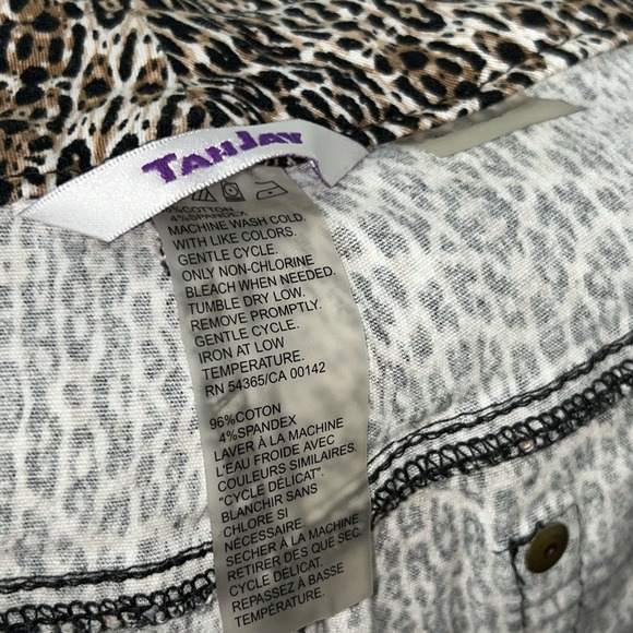 Tanjay Women's Size 14 Animal Print Bodycon Capri Pants - Picture 8 of 11